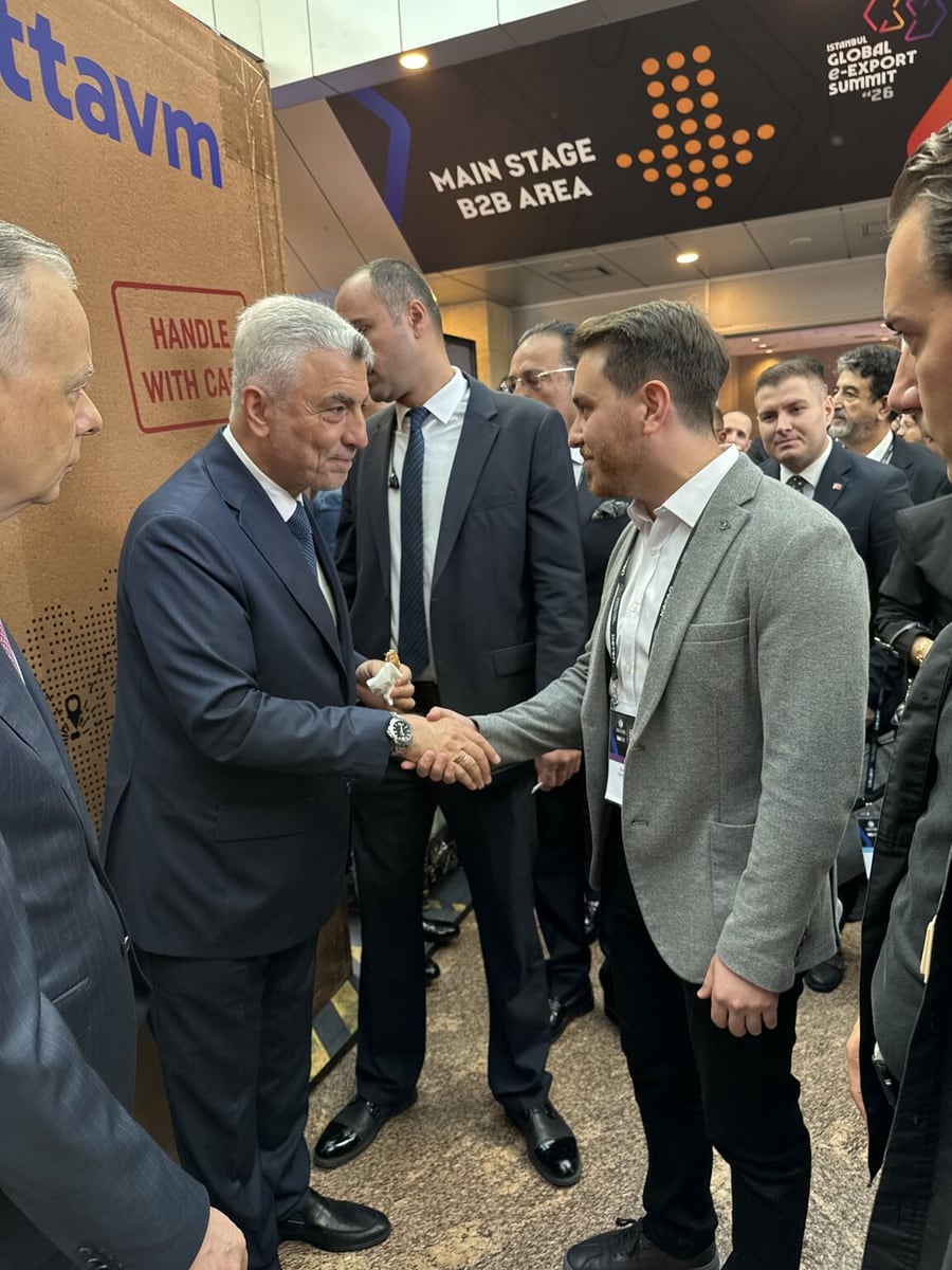 Ailways CEO'su Yusuf Öztemel, T.C. Ticaret Bakanı Prof. Dr. Ömer Bolat ile IGEXX 2026'da